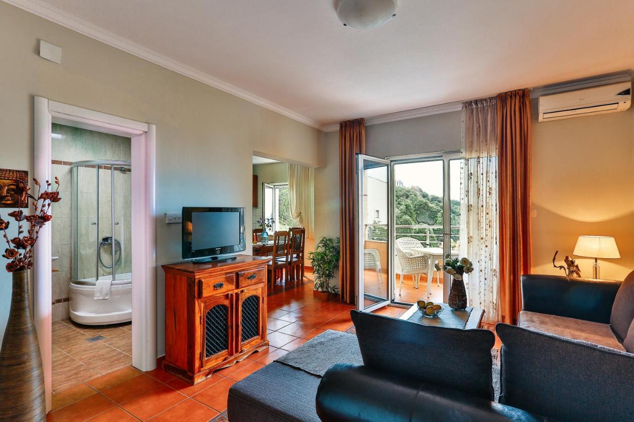 Apartments Misko Utjeha Luaran gambar