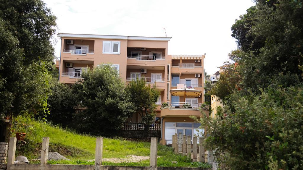 Apartments Misko Utjeha Luaran gambar